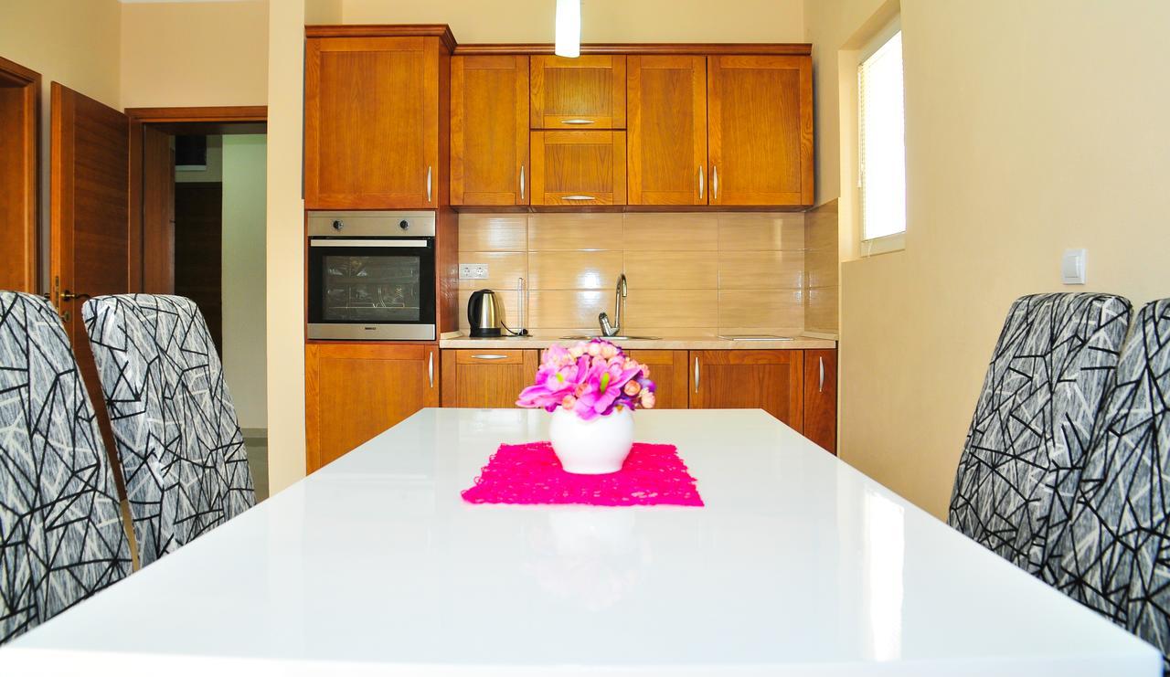 Apartmani Bulajic Tivat Ngoại thất bức ảnh